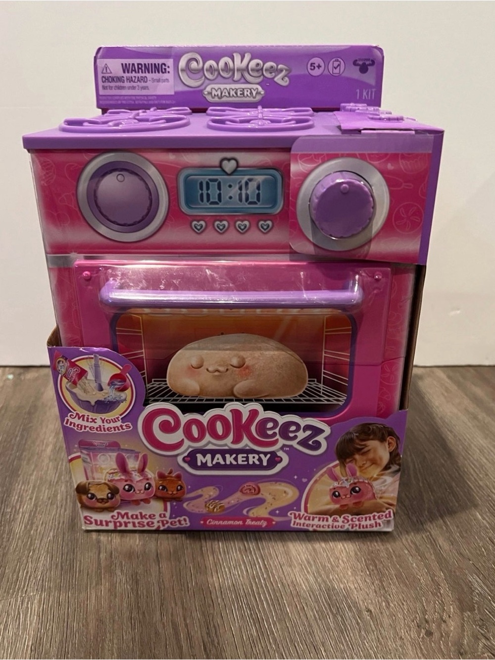 Hot Toy!! Cookeez Makery!  Make a surprise pet!  NWT